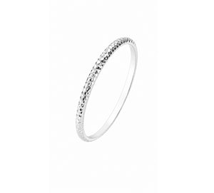 Hammered round bangle
