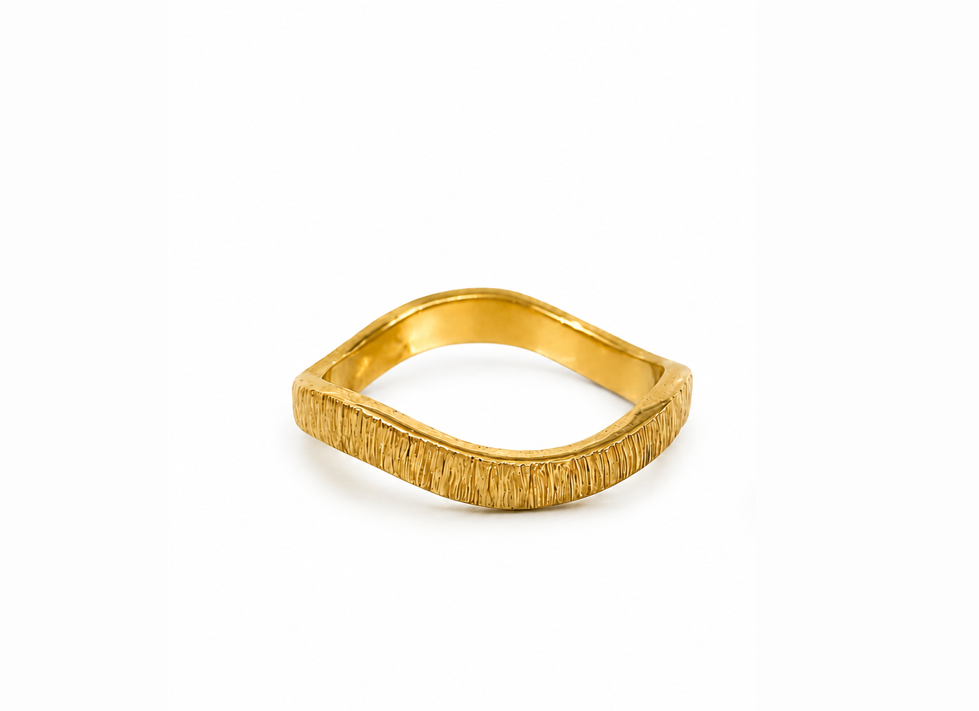 Finely hammered wave ring 1.5mm