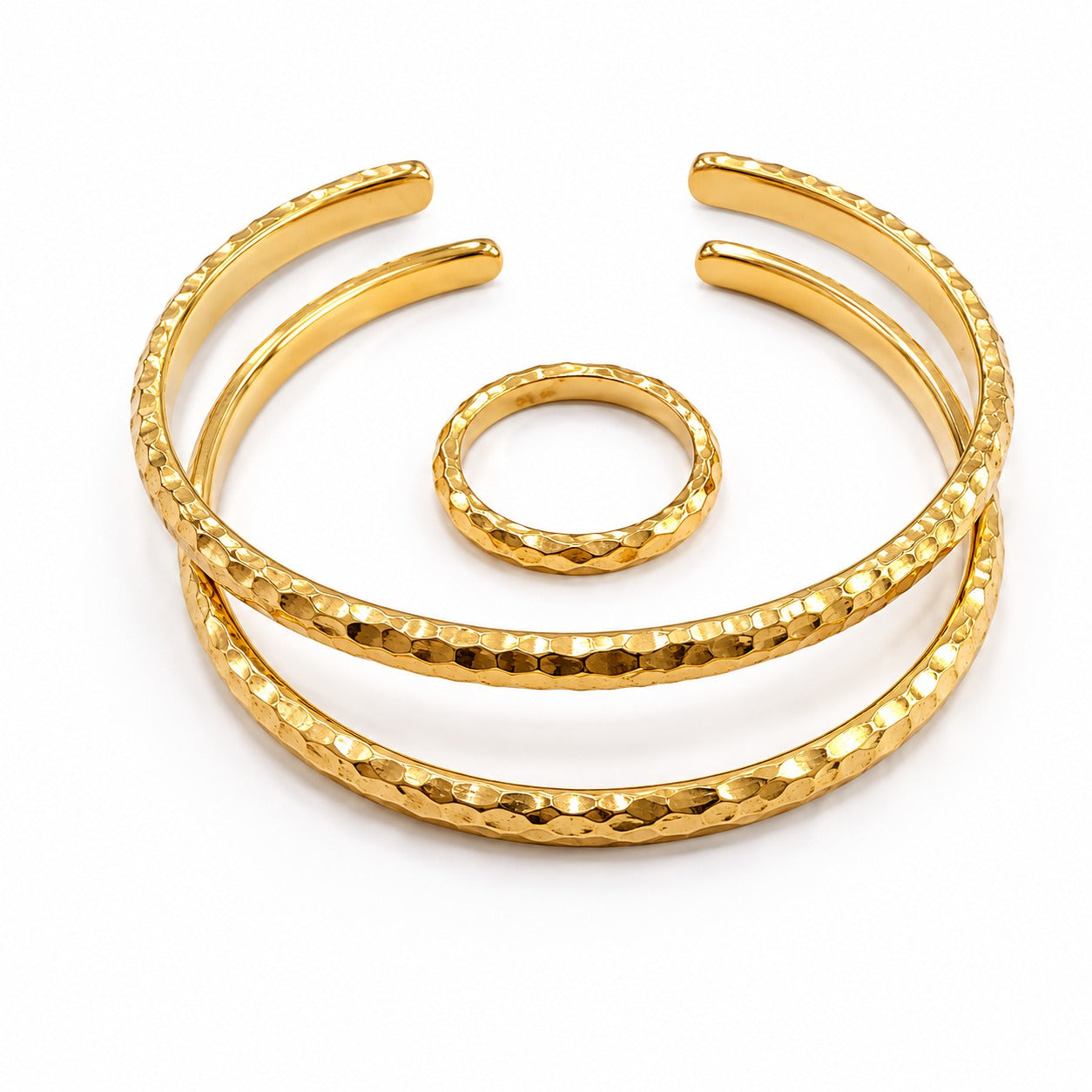 Oval cuff bangle gold