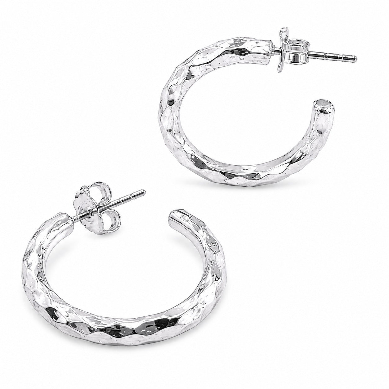 Hammered round earrings silver