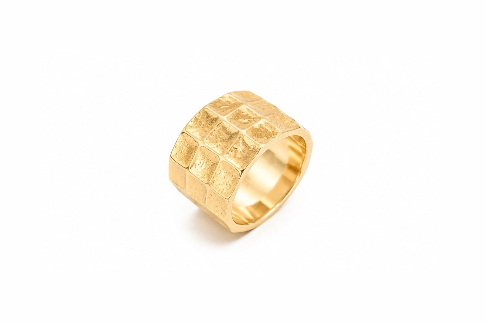 Hammered wide band ring