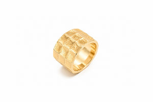 Hammered wide band ring