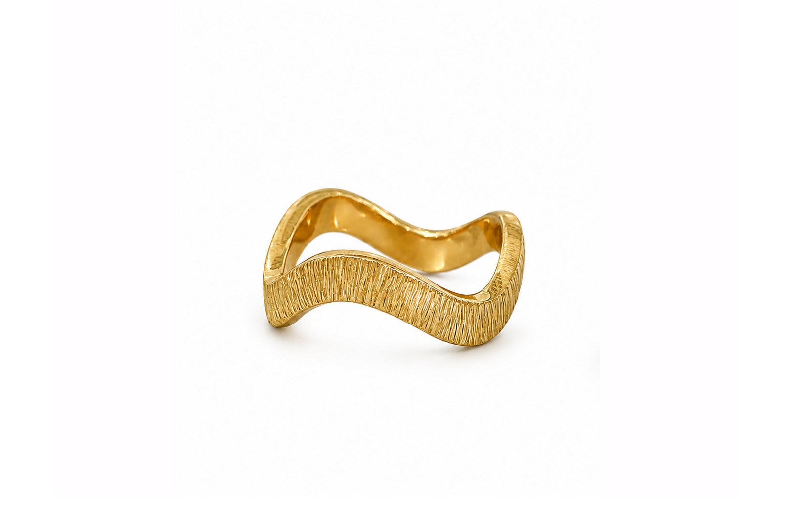 Finely hammered wave ring 2.5mm