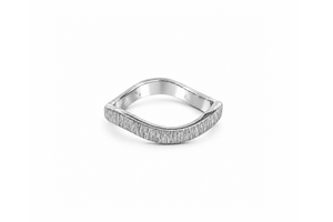 Finely hammered wave ring 1.5mm