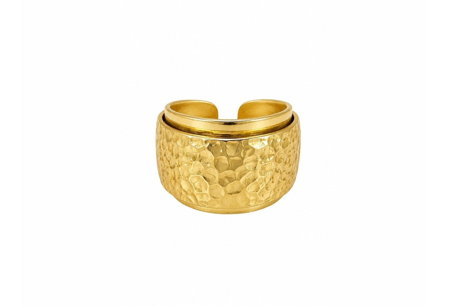 Double band hammered saddle ring