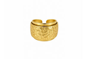 Double band hammered saddle ring