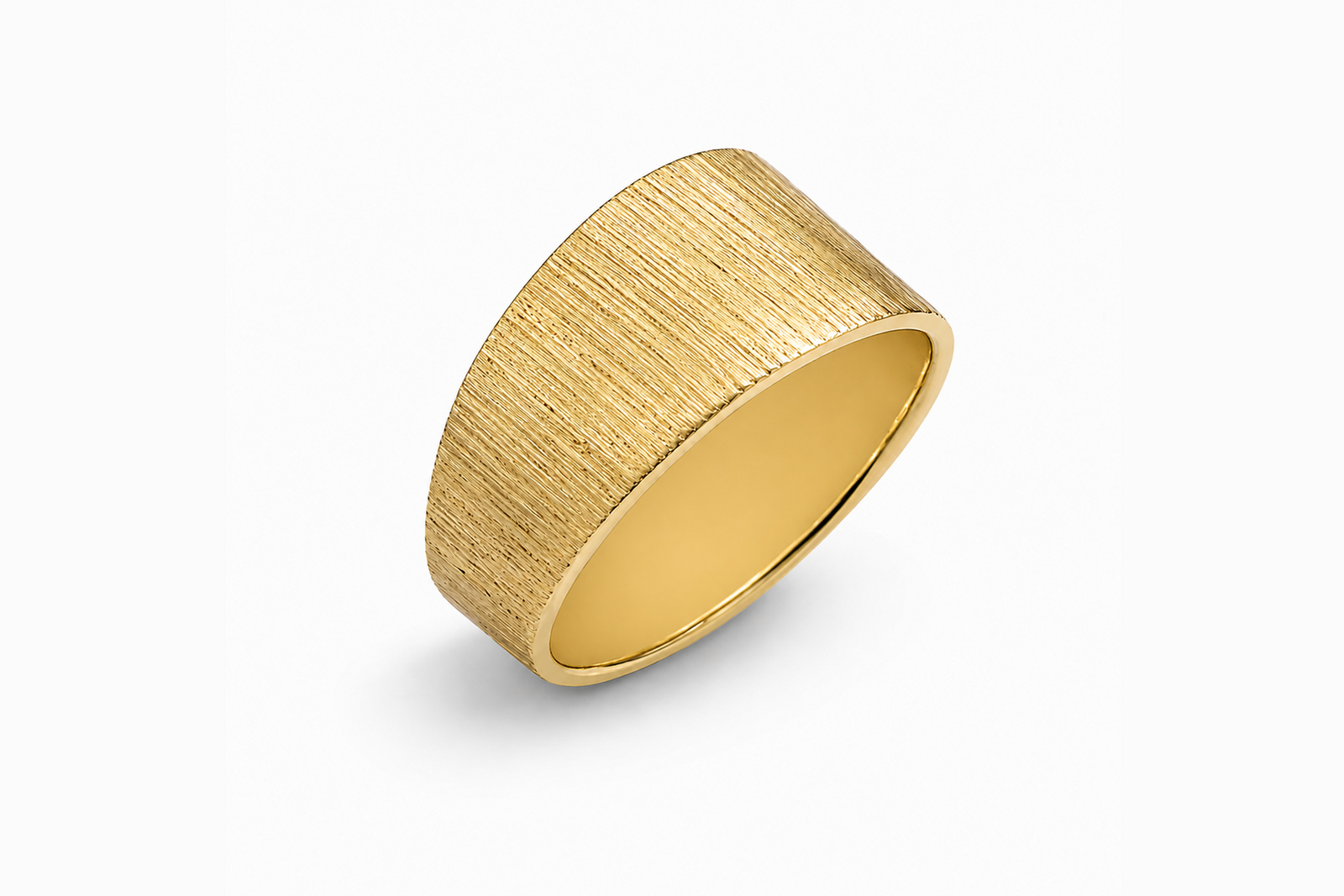 Finely hammered saddle ring
