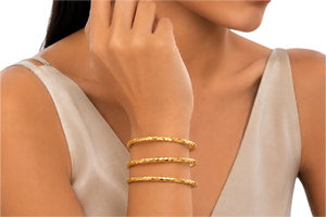 Hammered round bangle
